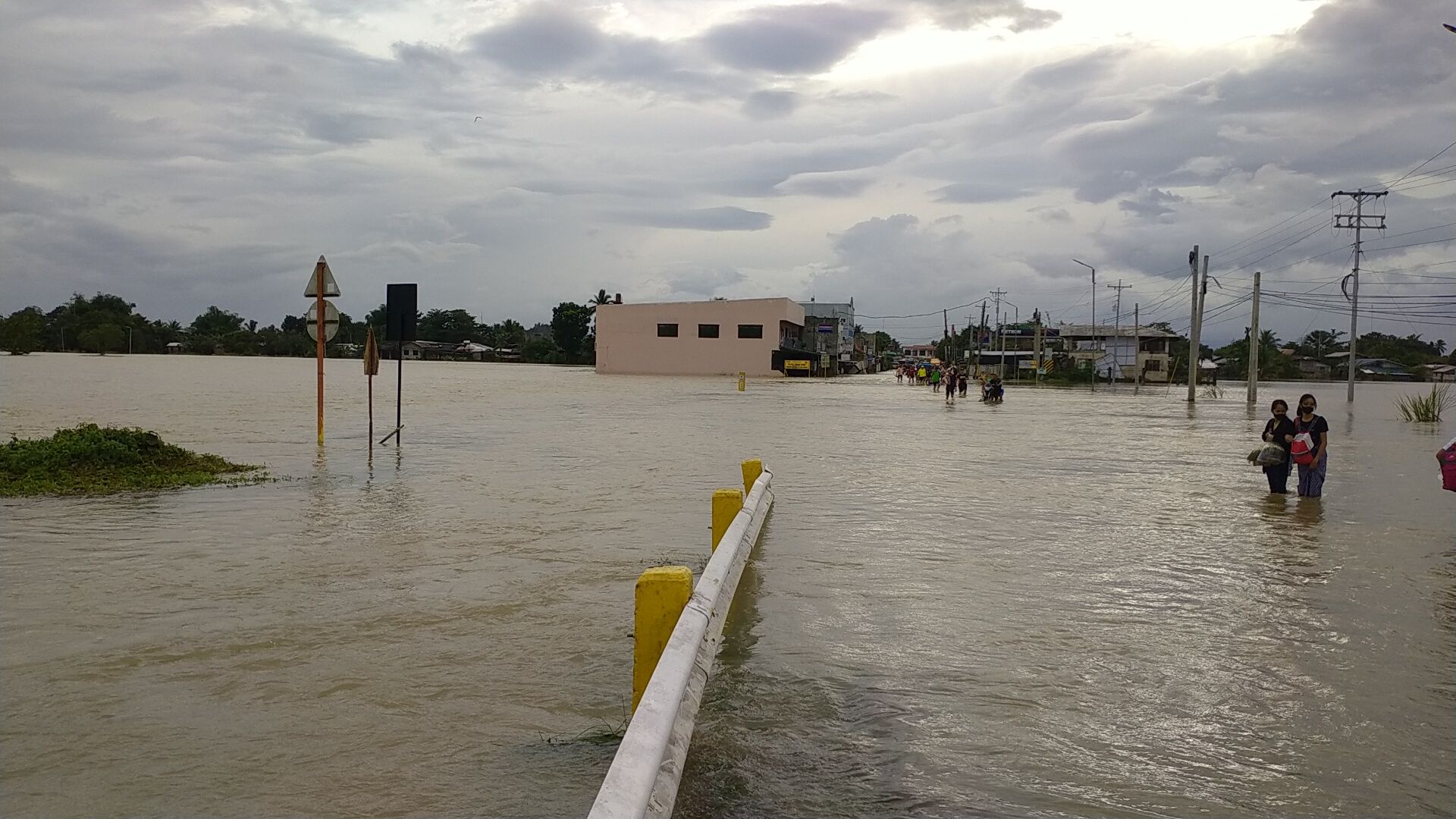 ILOILO CITY - As of 11:00 kaina sang aga nakarekord na Ang Iloilo Provincial Government sang 16,882 ka mga individual kag 4,788 ka mga pamilya ang apektado sa Bagyong #PaengPH.