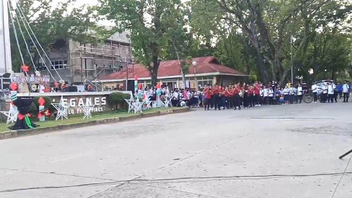 ILOILO CITY - Sa kabug-osan nangin madinalag-on Ang ginhiwat nga Porky -Porky Festival kadungan sang ila opening of lights sa Banwa sang Leganes kahapon nga adlaw sa Una nga adlaw sang Desyembre subong nga tuig 2022.