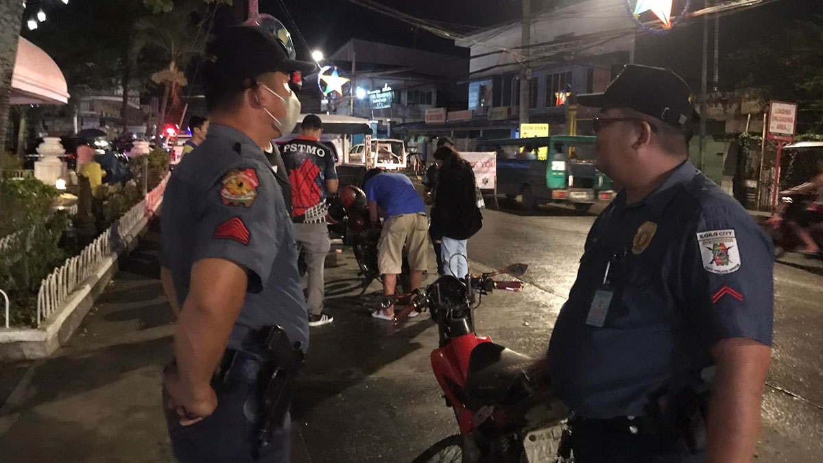 ILOILO CITY — Mga magahod nga tambutso nga naga pinagusto nalang sang uwang matoud nga magahod kag maka isturbo sa pumuluyo nga naga katulog ukun sa mga pamatan-on nga naga tuon.