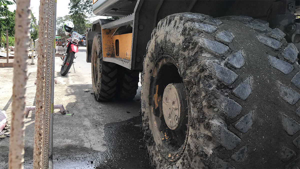 ILOILO CITY — Patal nga pilas sa ulo, abdominal trauma kag bali ang mga tul-an ang na angkon sa lawas sang biktima matapos aksidente nga ma atrasan kag ma lapakan, alas-11:10 sang aga sa Aleosan Road, Barangay Guzman-Jesena, Mandurriao, Sabado, Enero 7, 2022.