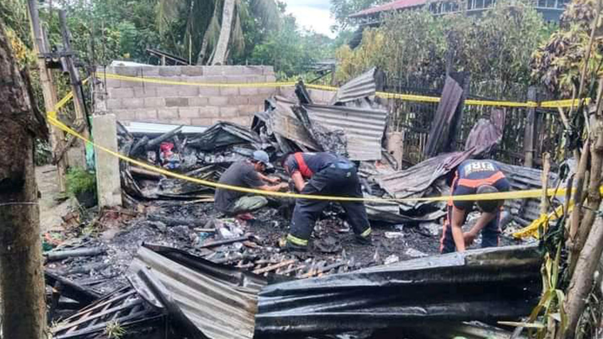 ILOILO CITY - Bangud sang napabayaan nga cellphone samtang nagacharge nangin abo ang puluy-an ni Liberato Lilya, sang Sitio Drop, Barangay Acuit, Barotac Nuevo, Iloilo.